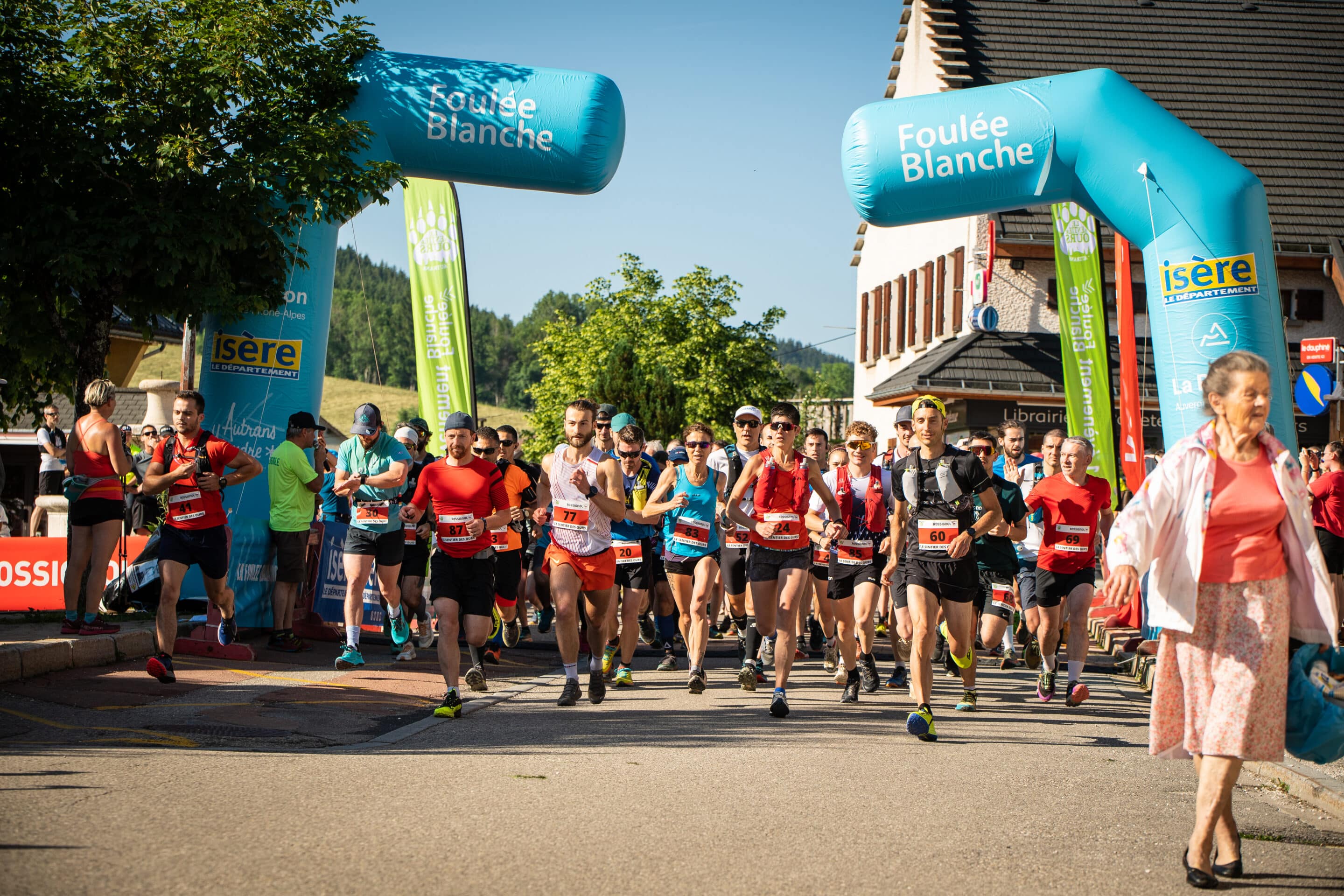 Le Sentier des Ours trail et course de marche nordique à Autrans : le départ